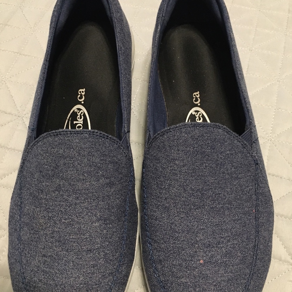 Skechers 9.5 Woman’s Happy Soles